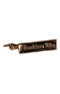 Knockturn Alley Sign Pin