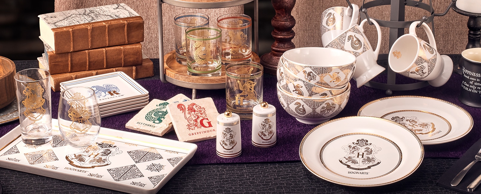 Hogwarts™ Crest Dinnerware Set